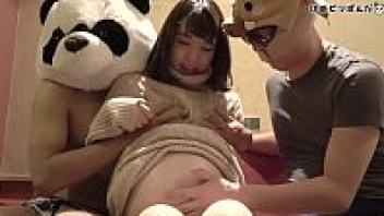 >หนังAVสวิงกิ้งคนท้อง Pregnant xxx ผัวพาเพื่อนรุมเย็ดเมียที่กำลังตั้งท้องอ่อนๆ เขี่ยเม็ดแตดจนลูกดิ้นแล้วช่วยกันเสียบรูหีสดจนแฉะ