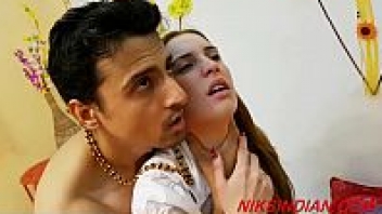 >India Porn หมอผีอินเดียหัวควยเฮงยิ่งกว่าถูกหวย เพราะได้ถ่ายหนังโป๊กับ Danni Rivers ดาราฝรั่งหีขาวสวย ที่ต้องโดนหมอผีหื่นเอาควยเสียบคาตำหนัก