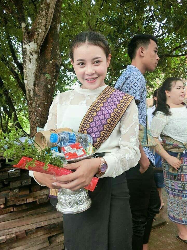 >สาวทางบ้านโชว์ของเด็ด นมสวยหมอยดก หีอวบดีจัง