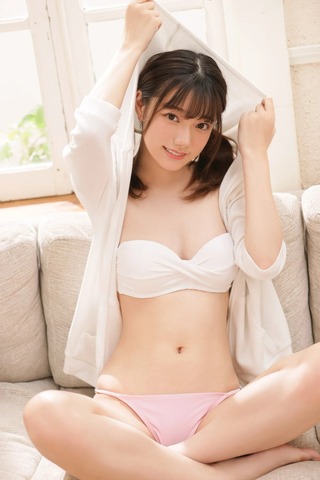 >MIDV-247 [ซับไทยลดเซ็น] ตอบแทนแฟนคลับเปิดซิงหนุ่มจิ้น Rena Miyashita