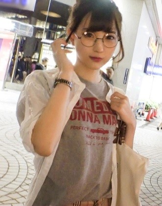 >GANA-1738 เปิดซิงสาวแว่นเด็กสาวอายุ20ใส่ถุงยาง Akari