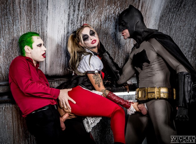 >Suicide Squad XXX An Axel Braun Parody ทีมพลีกายให้หีโร่