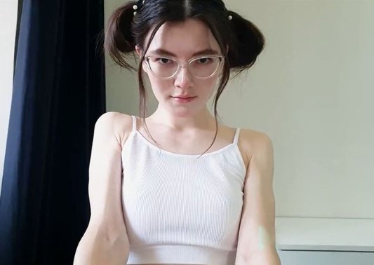 >webtolove หนังโป๊ฝรั่ง Insatiable hot beauty with glasses loves xxx