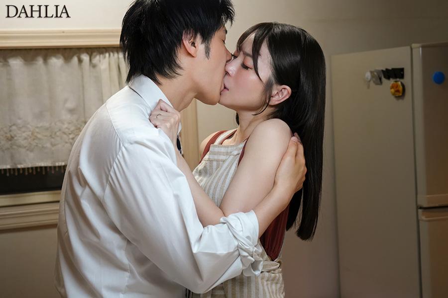 >DLDSS-438 [Uncen] เย็ดภรรยาเจ้านายออกไปทำธุรกิจ Mei Itoya