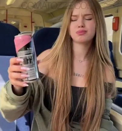 >ยั่วจนได้เรื่อง Stranger Sat next to me on Train – Comatozze